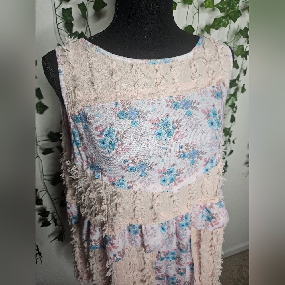 NWOT POL Mixed Media Boho Floral A-line Pink Fluffy Flowy Tank Blouse - Picture 3 of 8